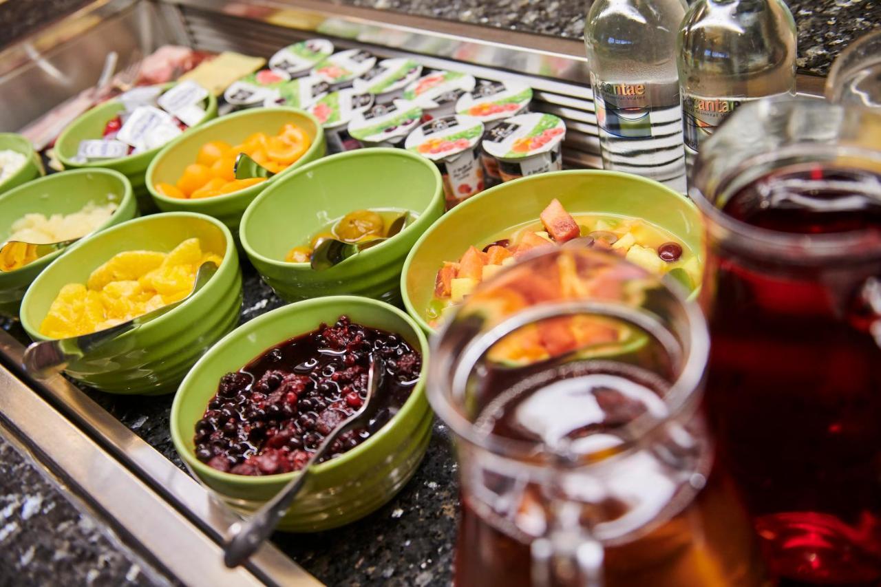 埃尔斯米尔港-柴郡橡树假日酒店 外观 照片